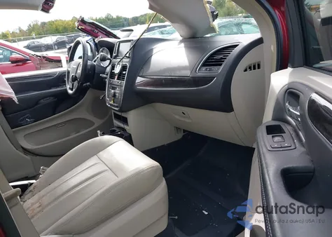 2016 Chrysler Town & Country Touring from USA, damaged, VIN 2C4RC1BG7GR159211